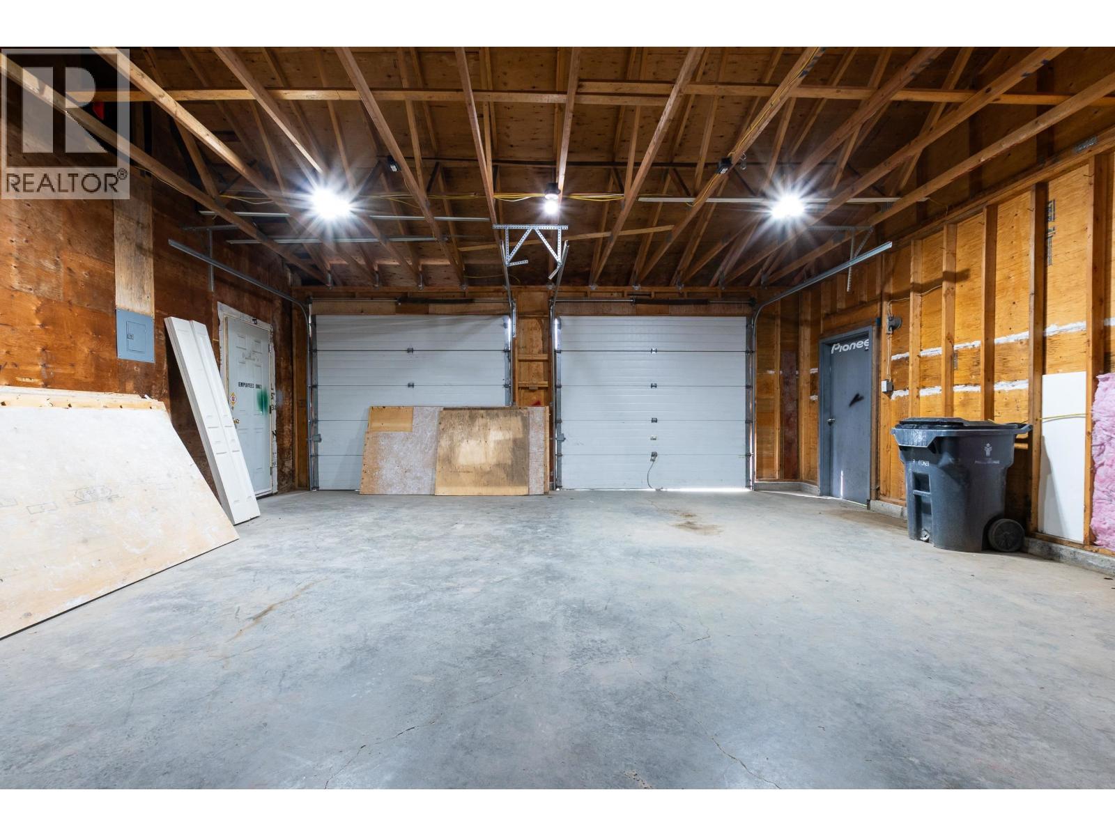 4608 Crocus Crescent, Prince George, BC - Indoor Photo Showing Garage
