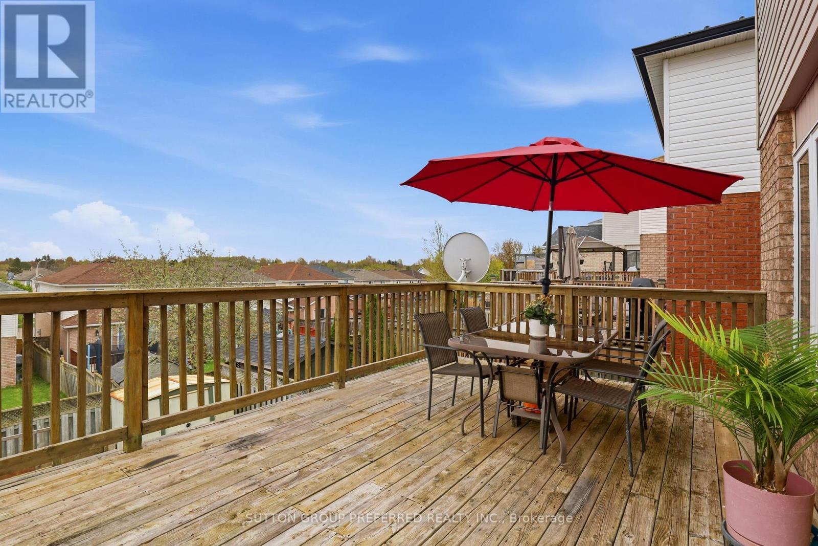 187 Hollyridge Crescent, Kitchener, ON - Outdoor With Deck Patio Veranda With Exterior