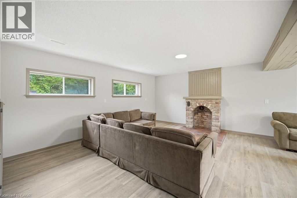 475248 County Rd 11, Amaranth, ON - Indoor Photo Showing Living Room With Fireplace