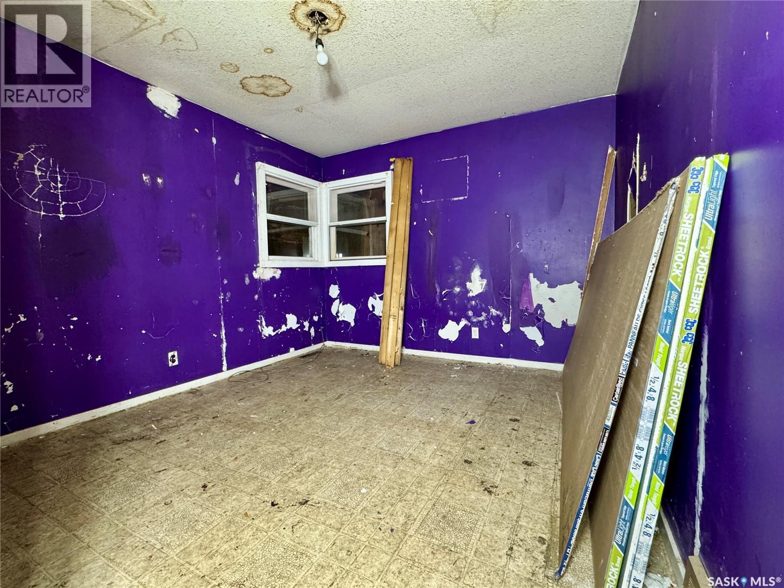 407 Broad Street, Cut Knife, SK - Indoor Photo Showing Other Room