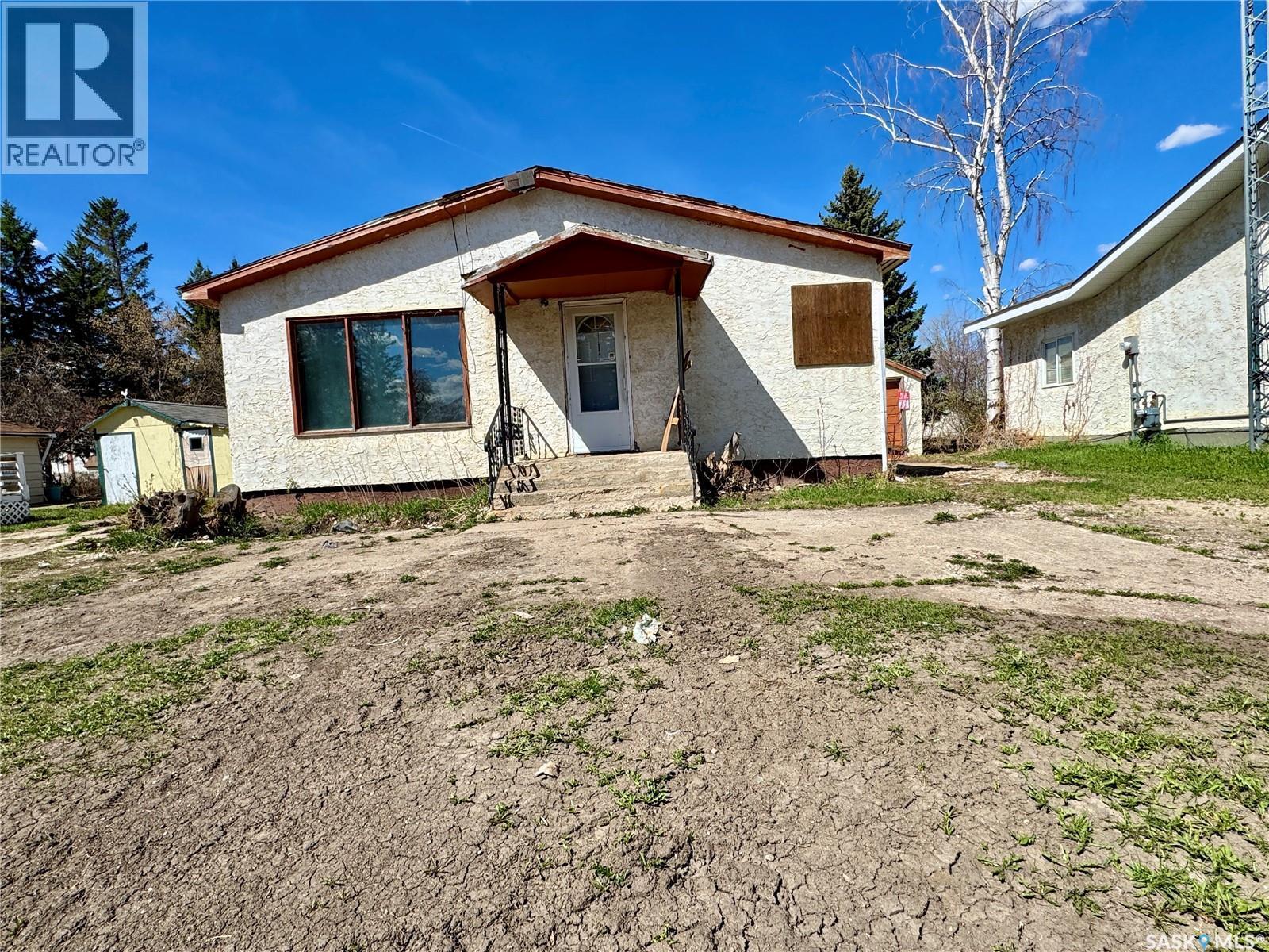407 Broad Street, Cut Knife, SK - Outdoor