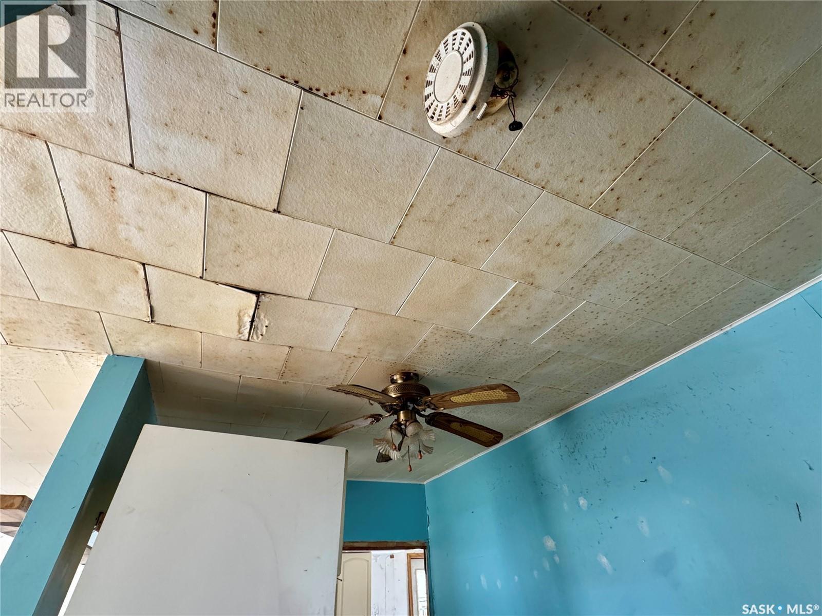 407 Broad Street, Cut Knife, SK - Indoor Photo Showing Other Room