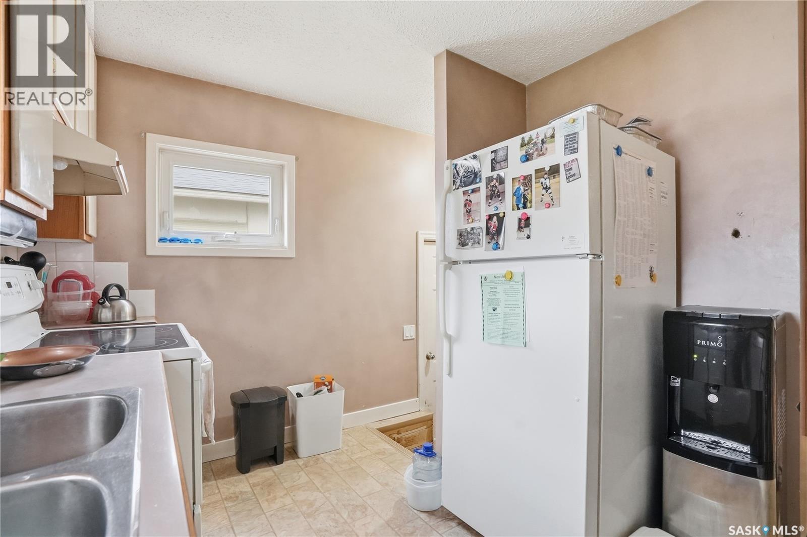 810 6Th Street, Perdue, SK - Indoor Photo Showing Laundry Room