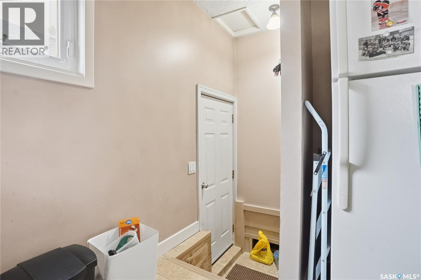 810 6Th Street, Perdue, SK - Indoor