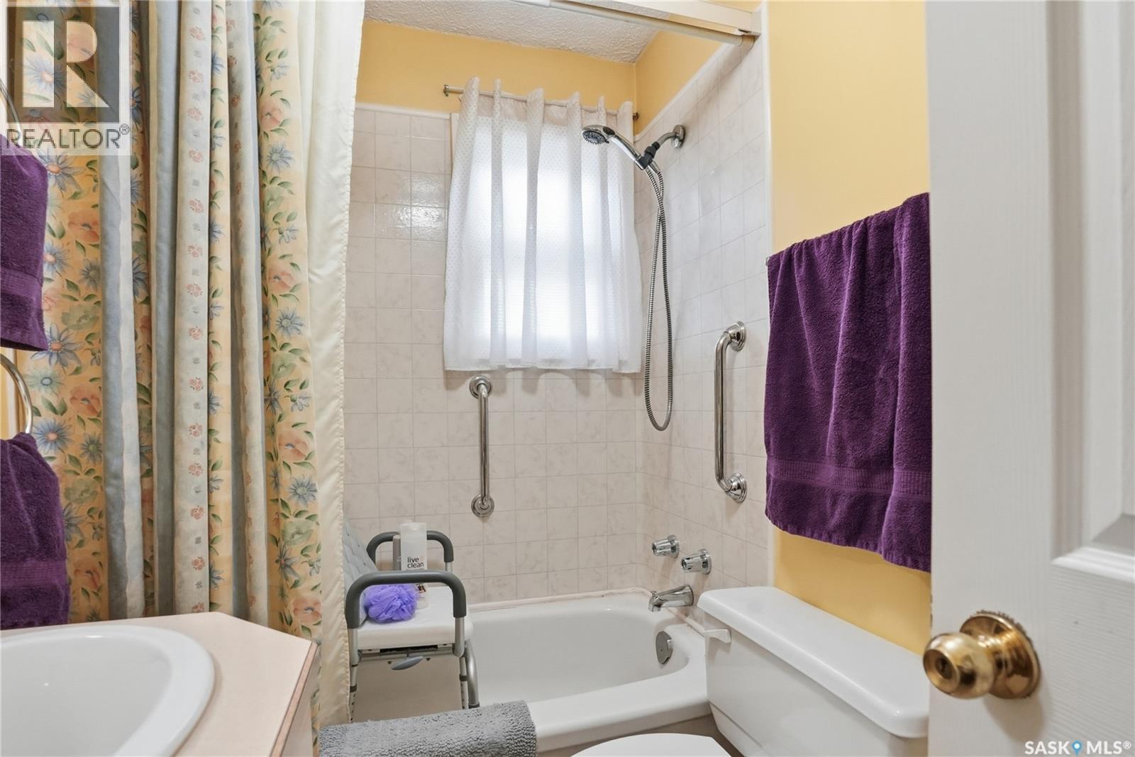 810 6Th Street, Perdue, SK - Indoor Photo Showing Bathroom