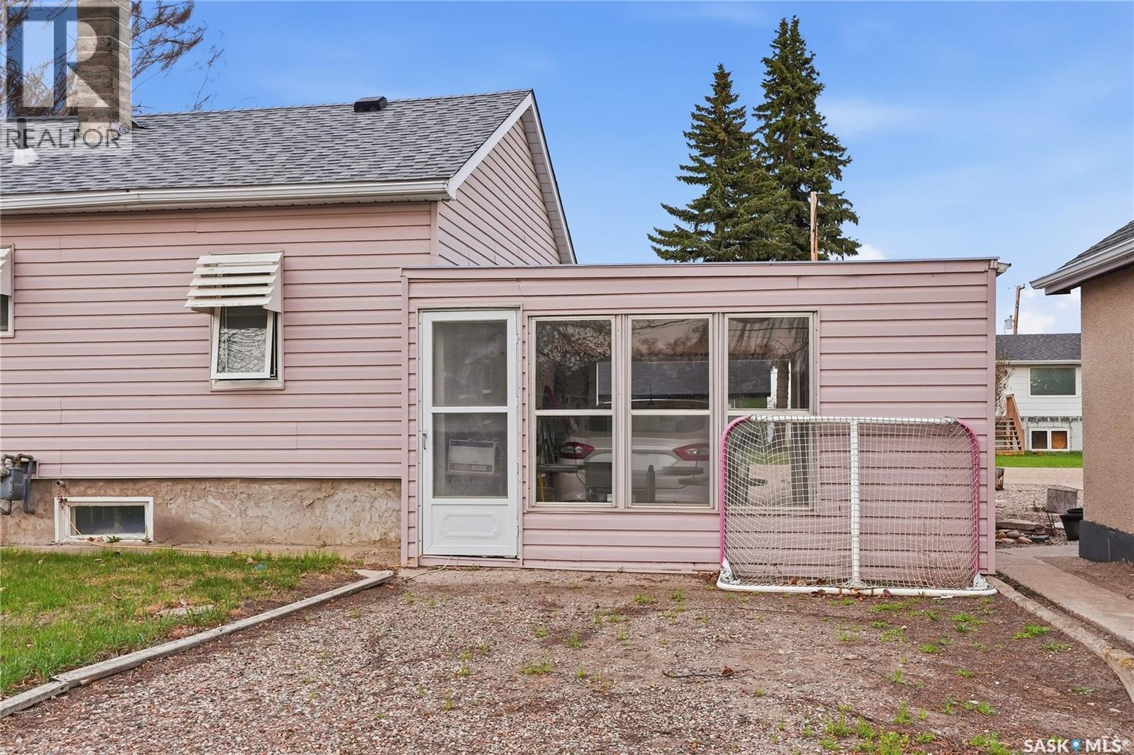 810 6Th Street, Perdue, SK - Outdoor