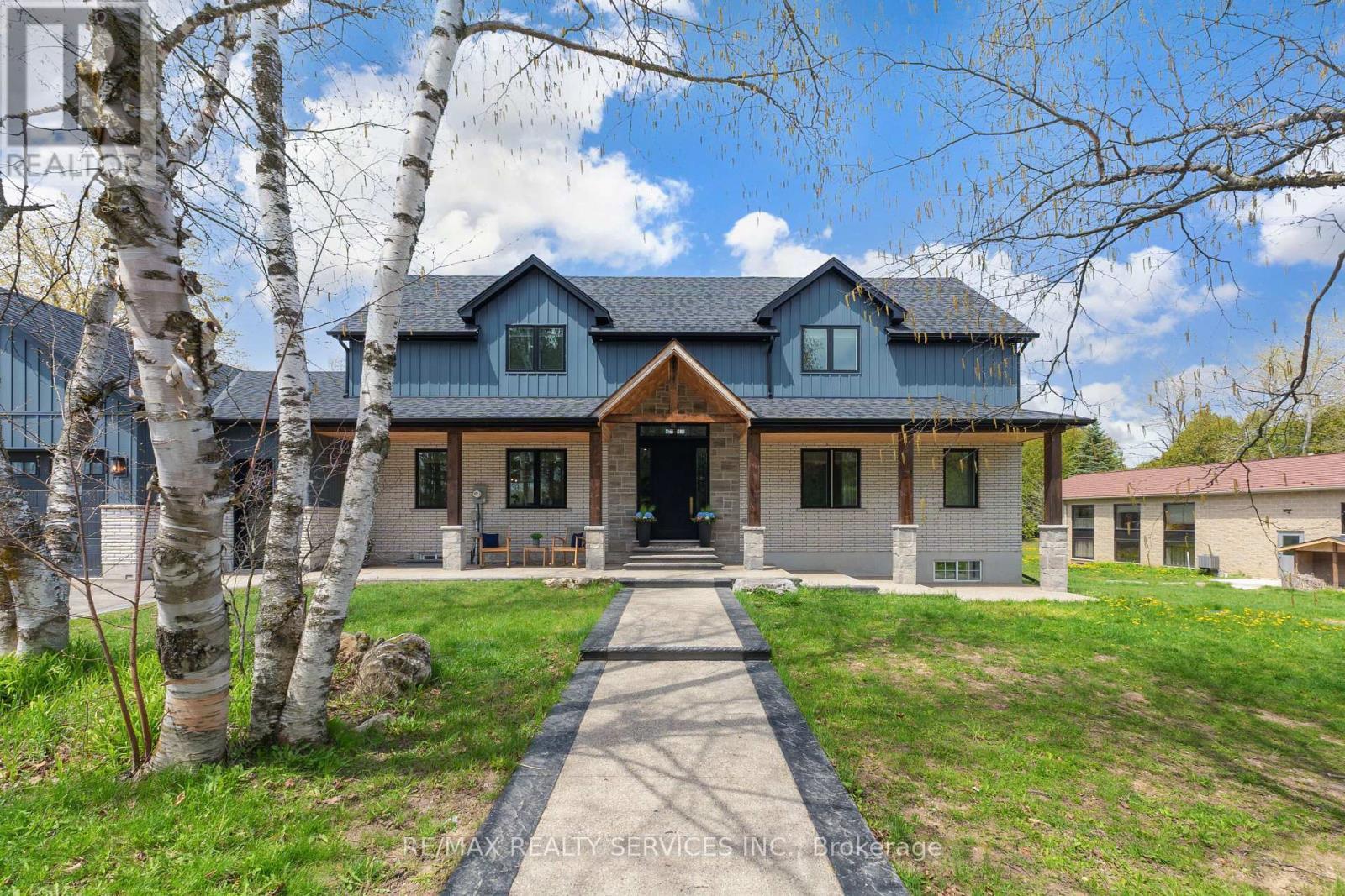 833180 4Th Line Ehs, Mono, ON - Outdoor With Facade