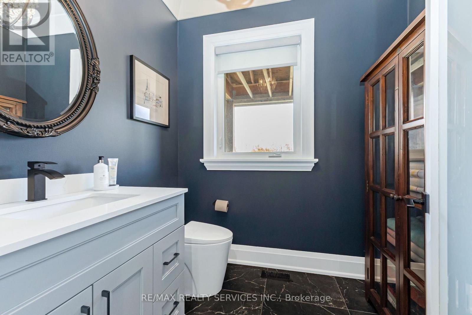 833180 4Th Line Ehs, Mono, ON - Indoor Photo Showing Bathroom