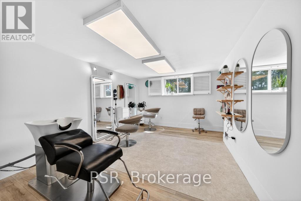 19 Glen Forest Drive, Hamilton, ON - Indoor Photo Showing Other Room