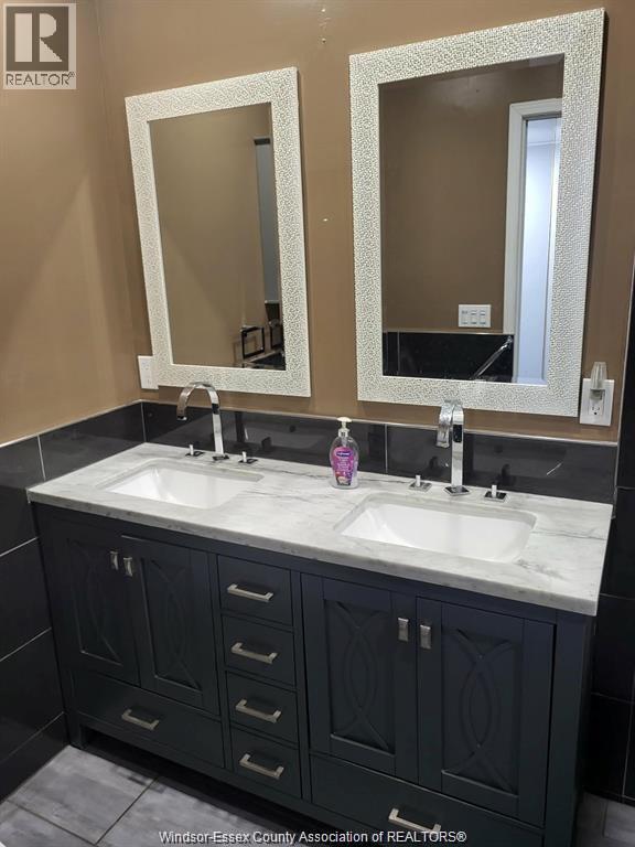 1 Wilder South Unit# Mobile Home Only, Lakeshore, ON - Indoor Photo Showing Bathroom