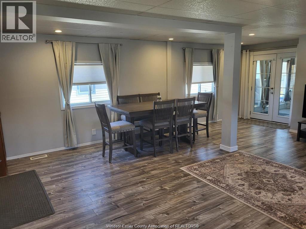 1 Wilder South Unit# Mobile Home Only, Lakeshore, ON - Indoor Photo Showing Dining Room
