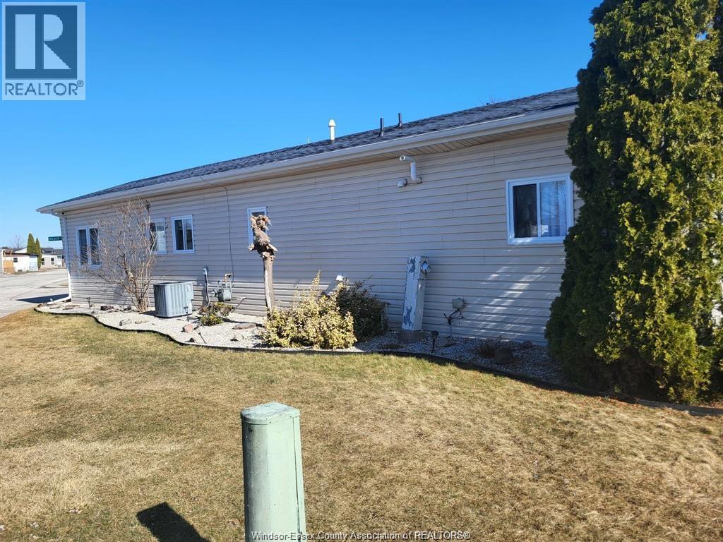1 Wilder South Unit# Mobile Home Only, Lakeshore, ON - Outdoor