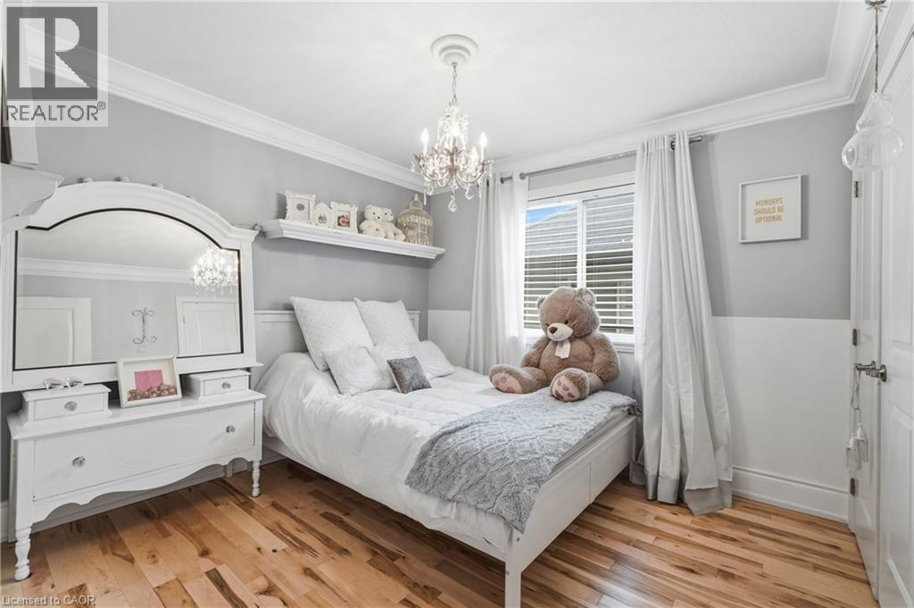 36 Pavilion Drive, Binbrook, ON - Indoor Photo Showing Bedroom