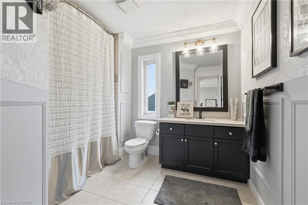 36 Pavilion Drive, Binbrook, ON - Indoor Photo Showing Bathroom