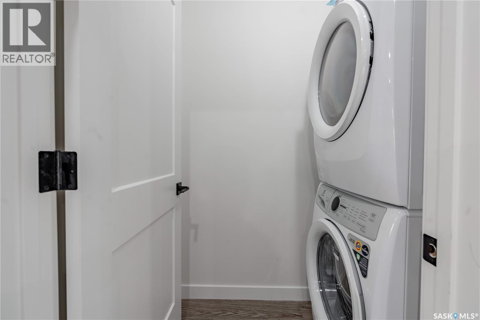320 25Th Street W, Saskatoon, SK - Indoor Photo Showing Laundry Room