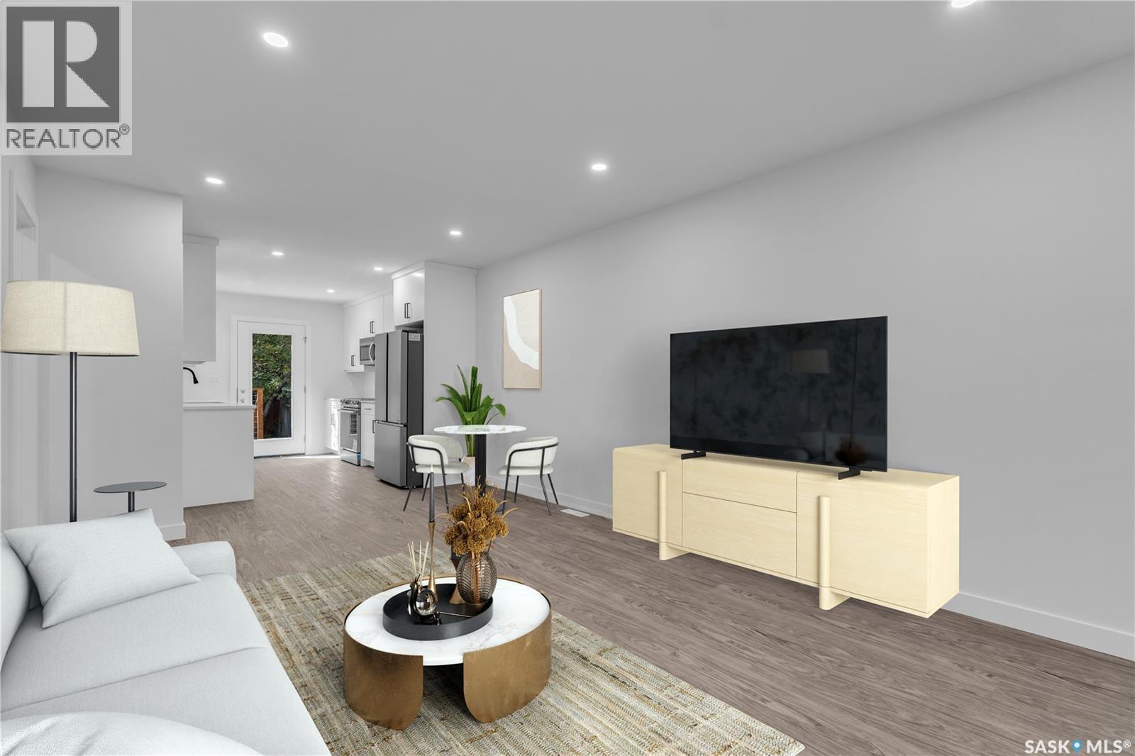 320 25Th Street W, Saskatoon, SK - Indoor Photo Showing Living Room