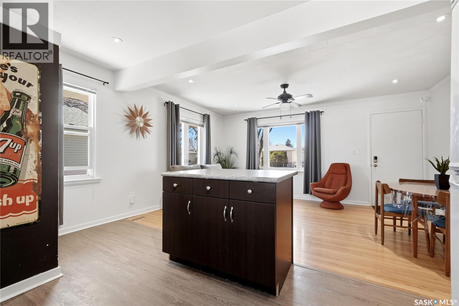 2221 Francis Street, Regina, SK - Indoor