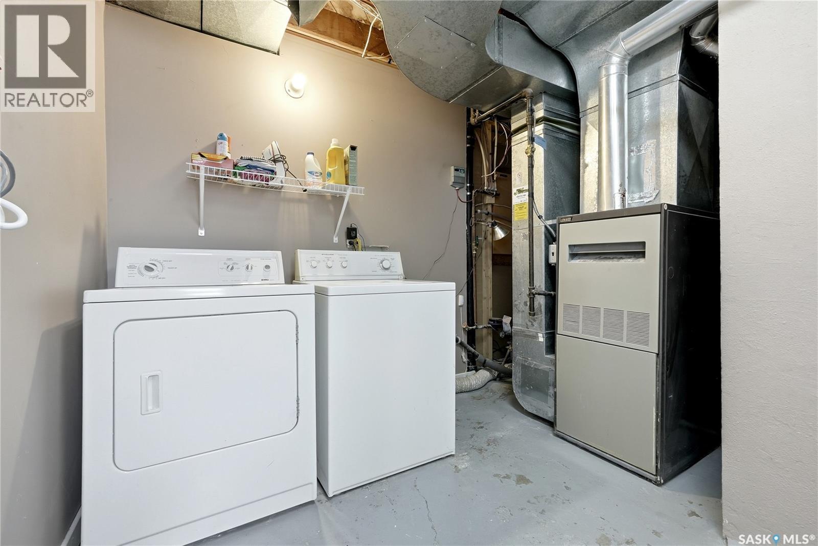 2221 Francis Street, Regina, SK - Indoor Photo Showing Laundry Room