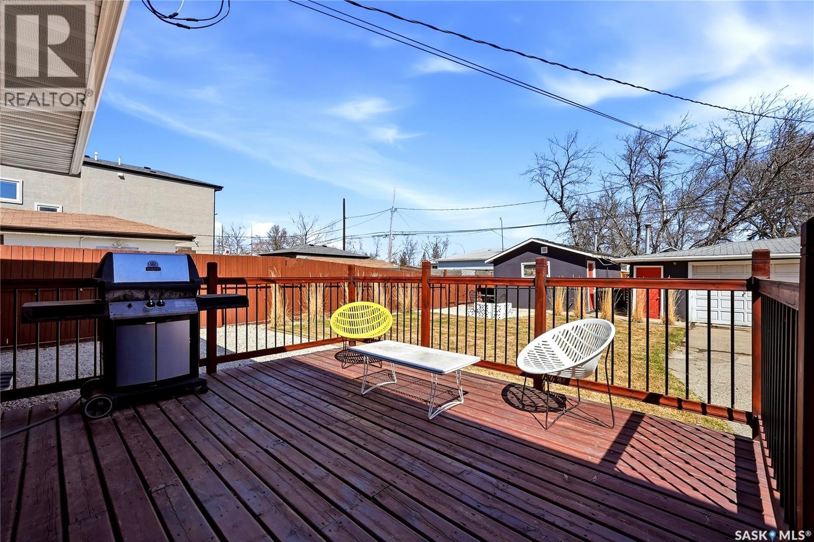 2221 Francis Street, Regina, SK - Outdoor With Exterior
