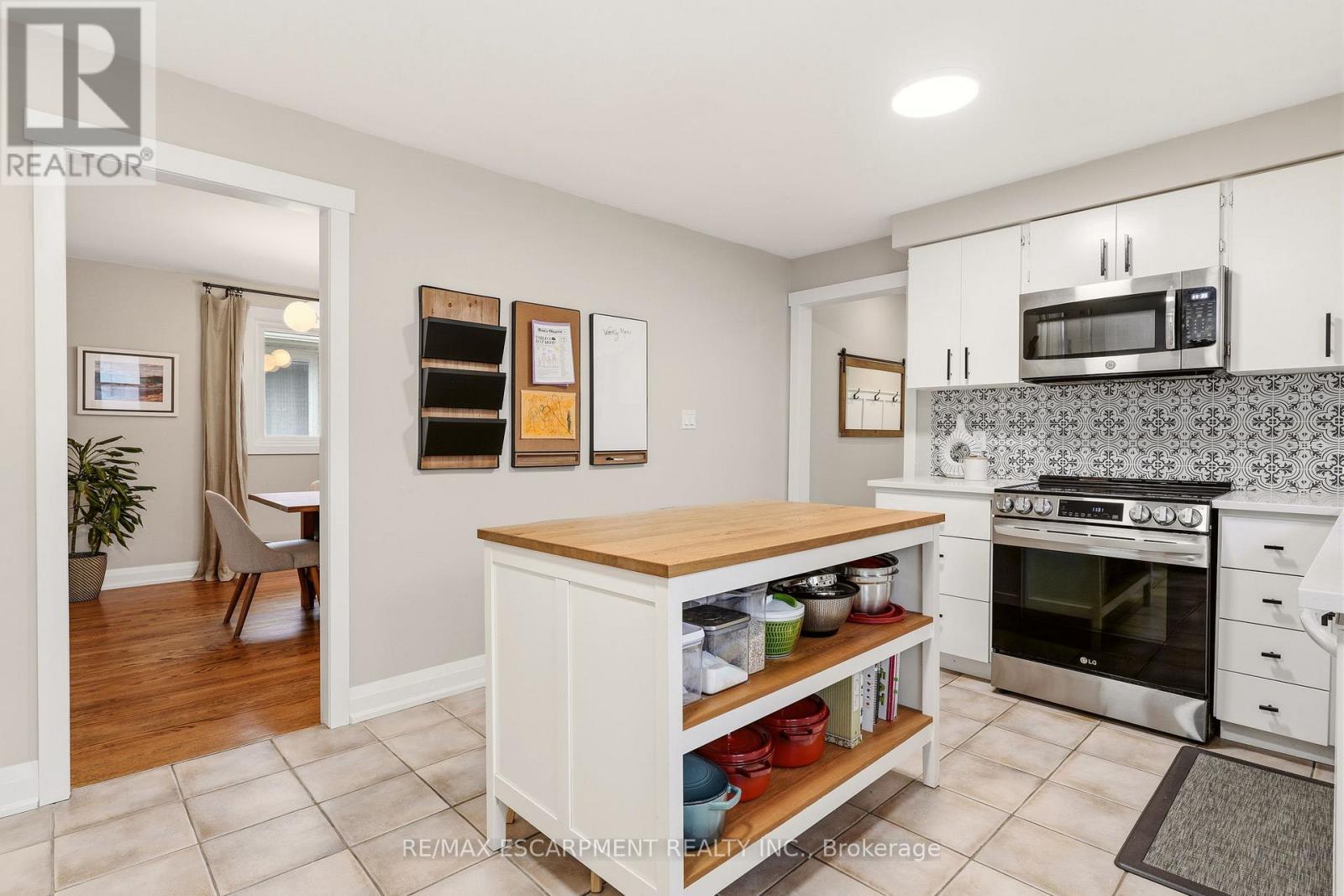3452 Caplan Crescent, Burlington, ON - Indoor Photo Showing Kitchen