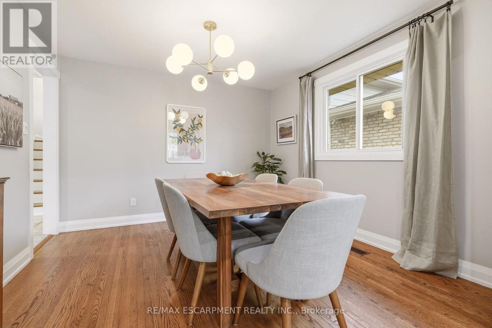 3452 Caplan Crescent, Burlington, ON - Indoor Photo Showing Dining Room