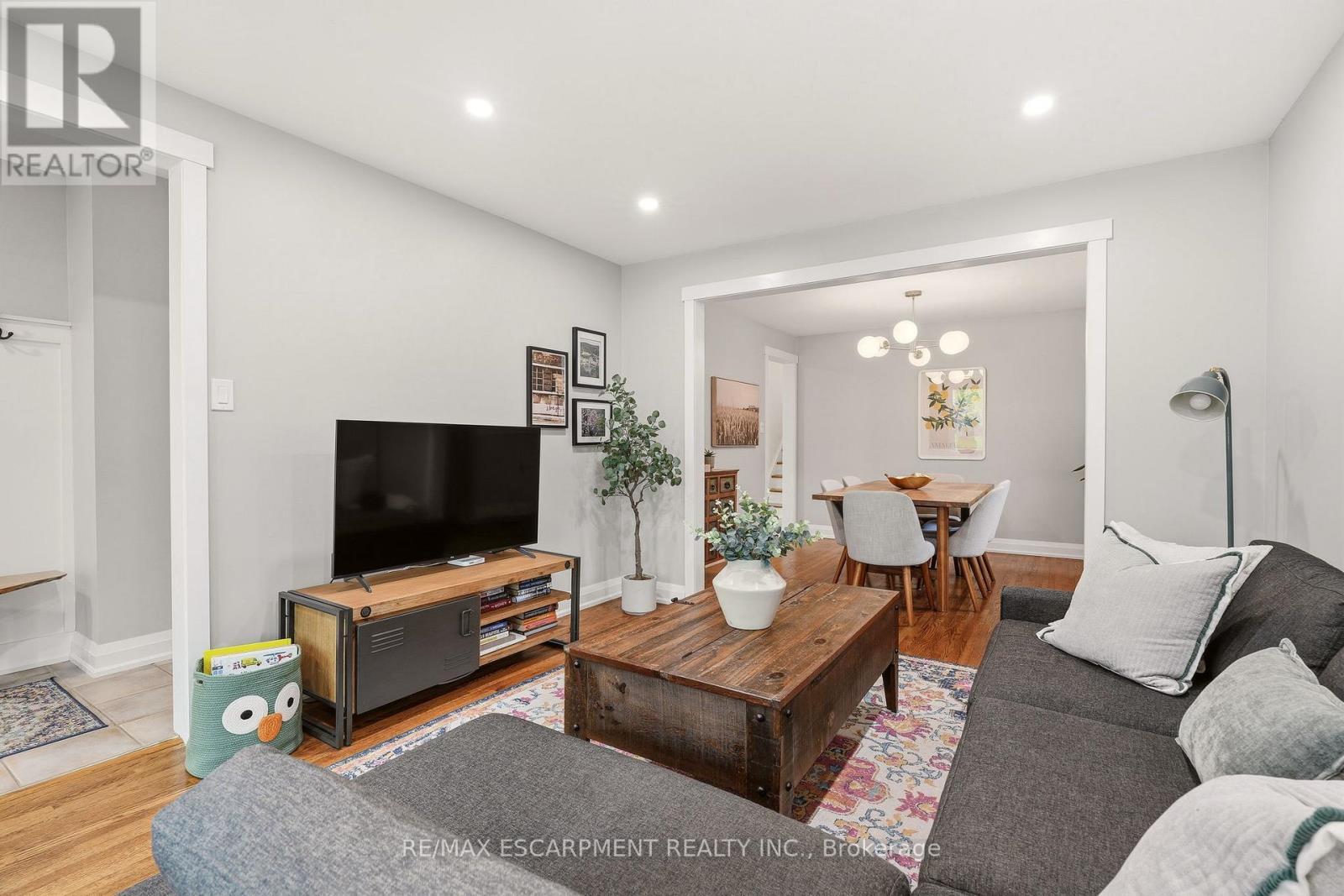 3452 Caplan Crescent, Burlington, ON - Indoor Photo Showing Living Room