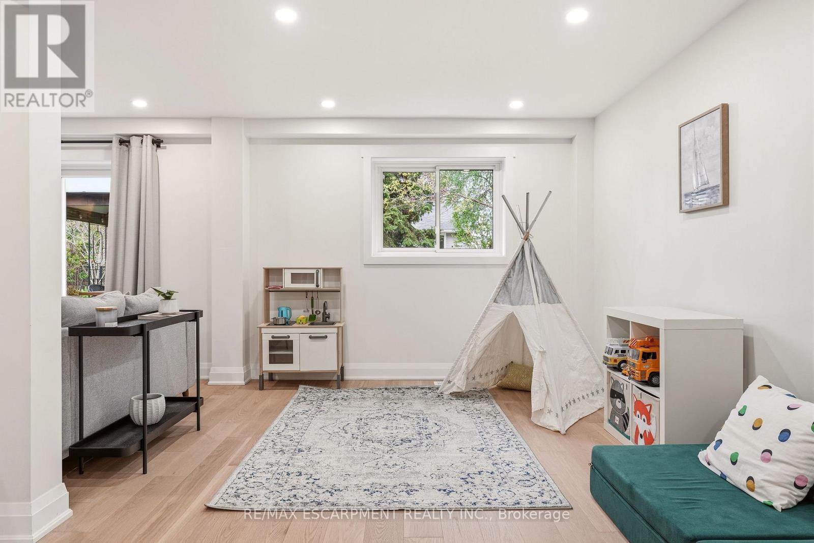 3452 Caplan Crescent, Burlington, ON - Indoor Photo Showing Other Room
