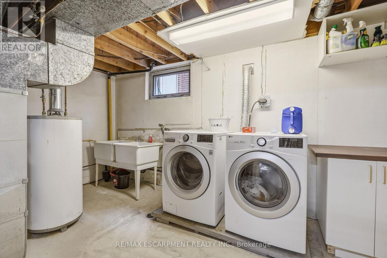 3452 Caplan Crescent, Burlington, ON - Indoor Photo Showing Laundry Room