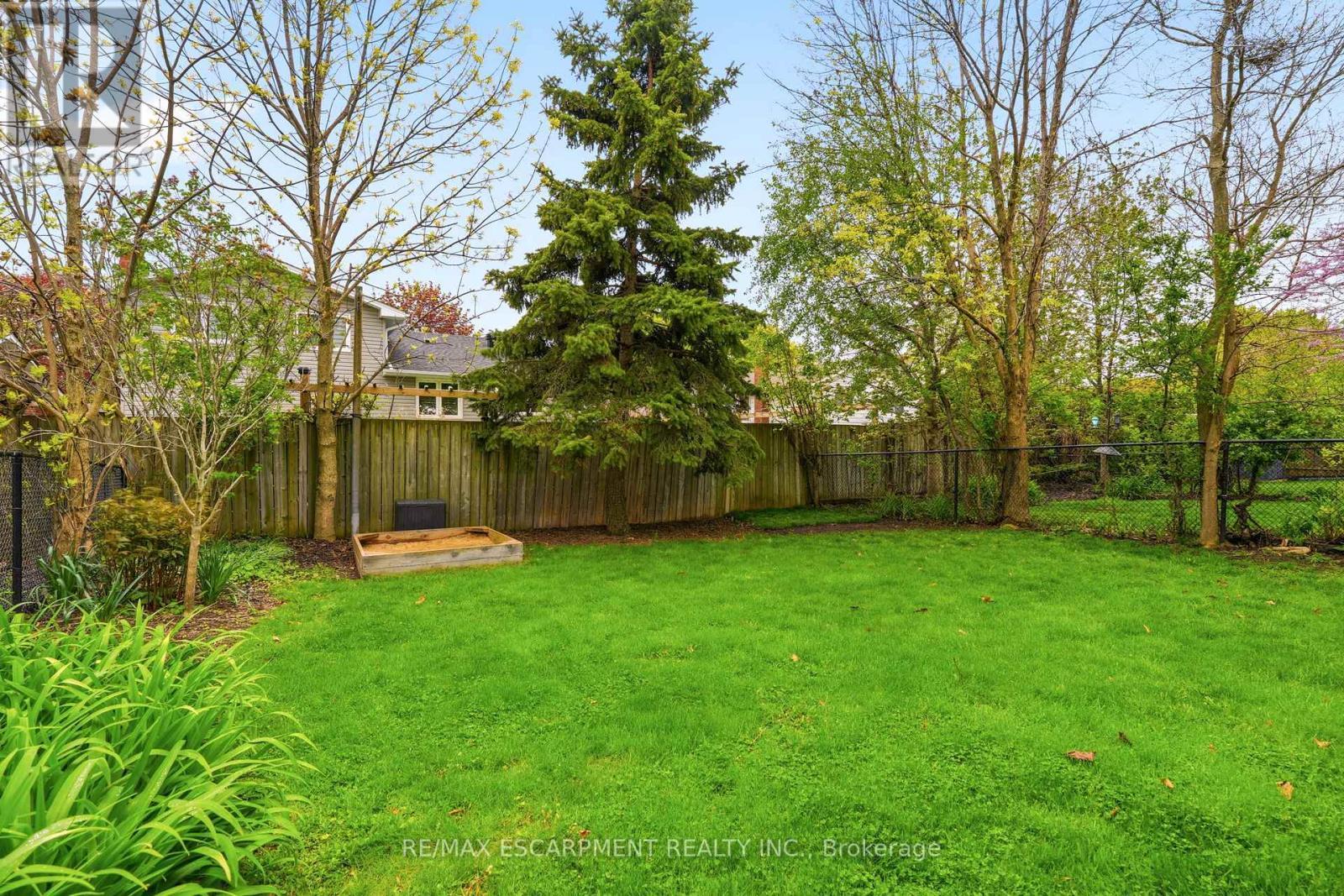 3452 Caplan Crescent, Burlington, ON - Outdoor