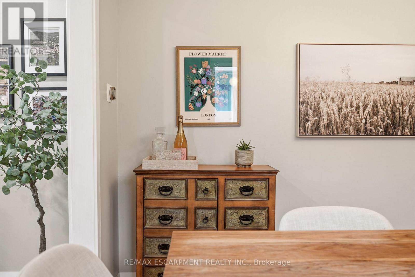 3452 Caplan Crescent, Burlington, ON - Indoor