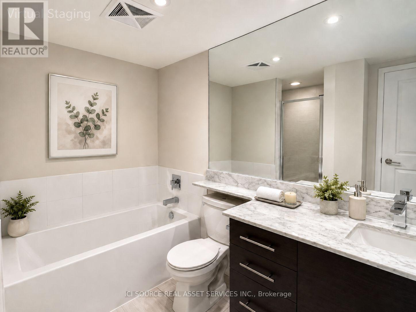 725 - 85 East Liberty Street, Toronto, ON - Indoor Photo Showing Bathroom
