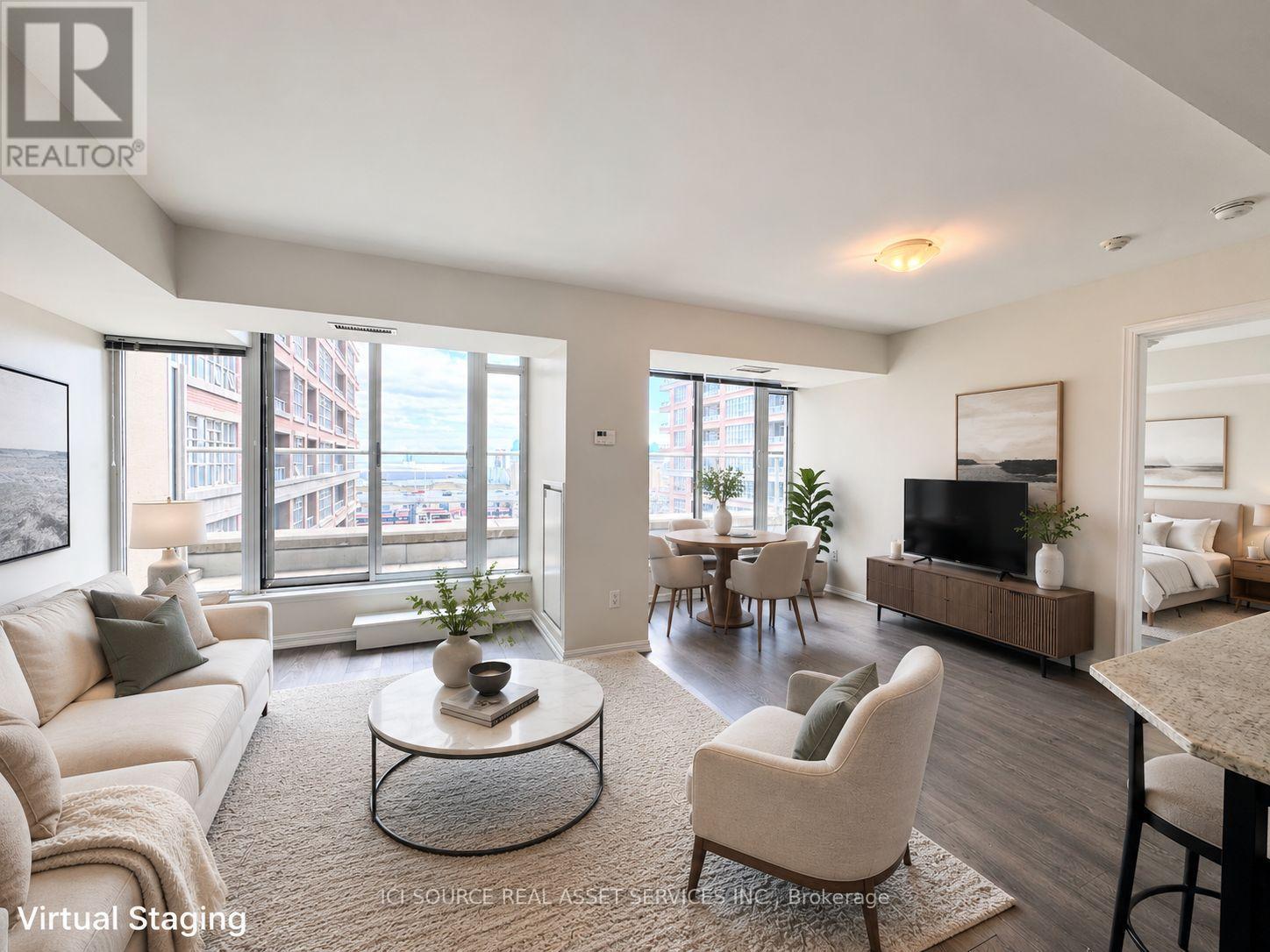 725 - 85 East Liberty Street, Toronto, ON - Indoor Photo Showing Living Room
