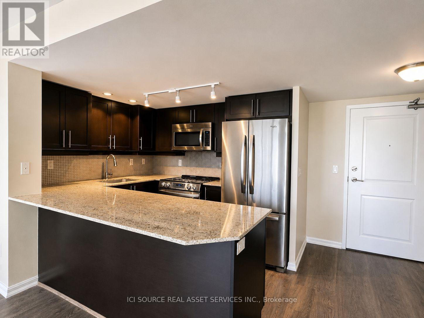 725 - 85 East Liberty Street, Toronto, ON - Indoor Photo Showing Kitchen