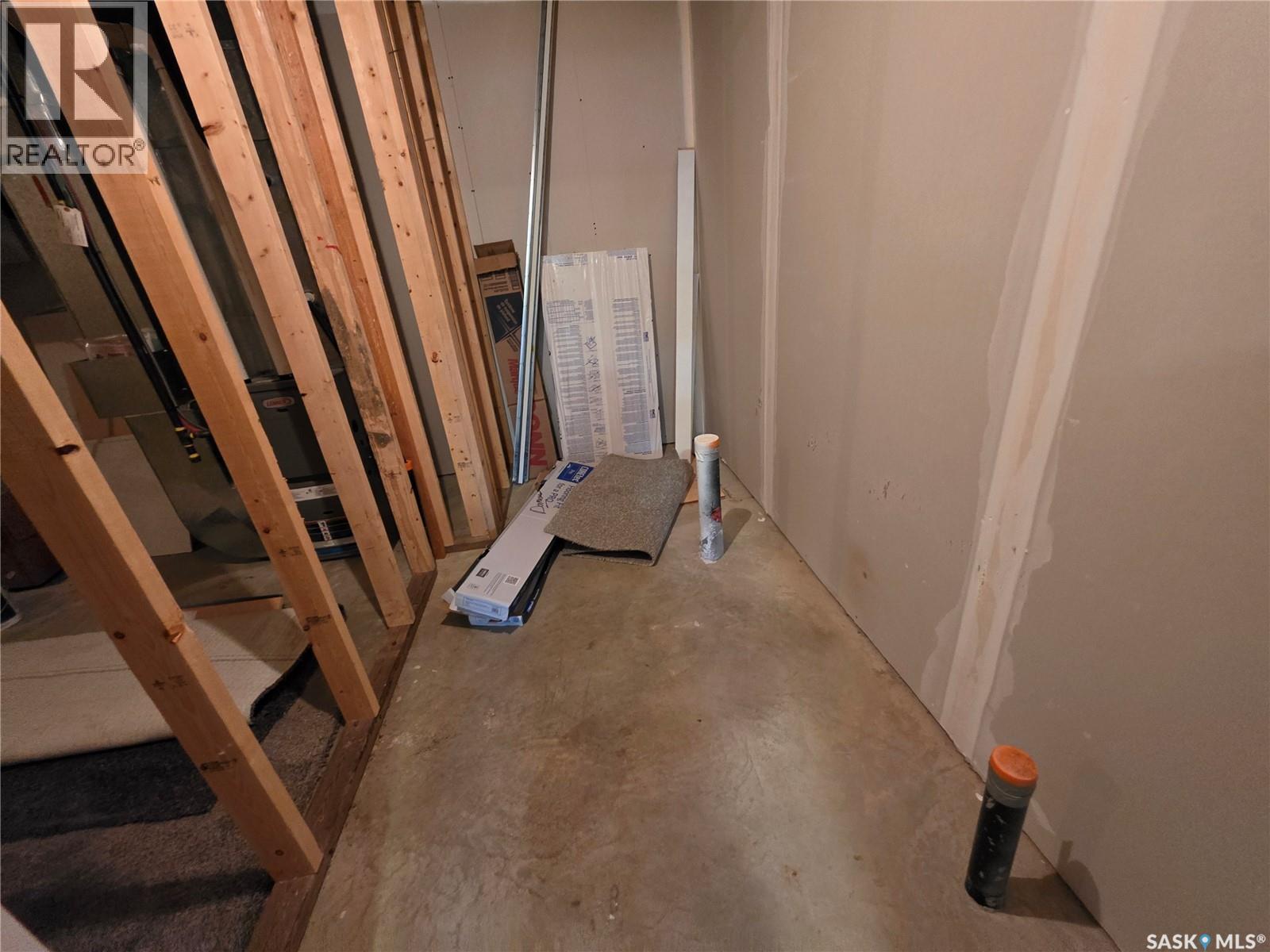 553 Douglas Drive, Swift Current, SK - Indoor Photo Showing Other Room