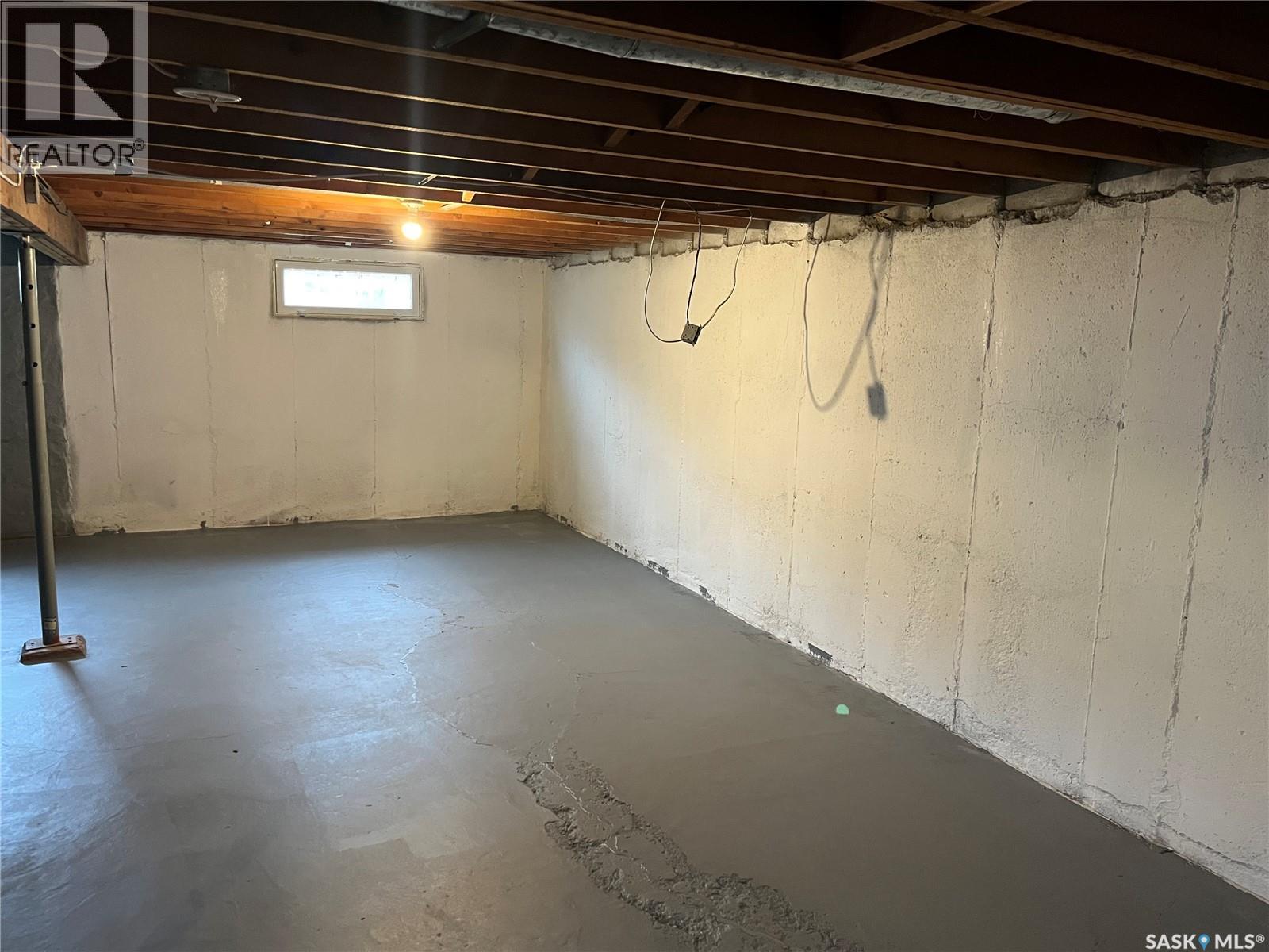 2745 Abbott Road, Regina, SK - Indoor Photo Showing Basement