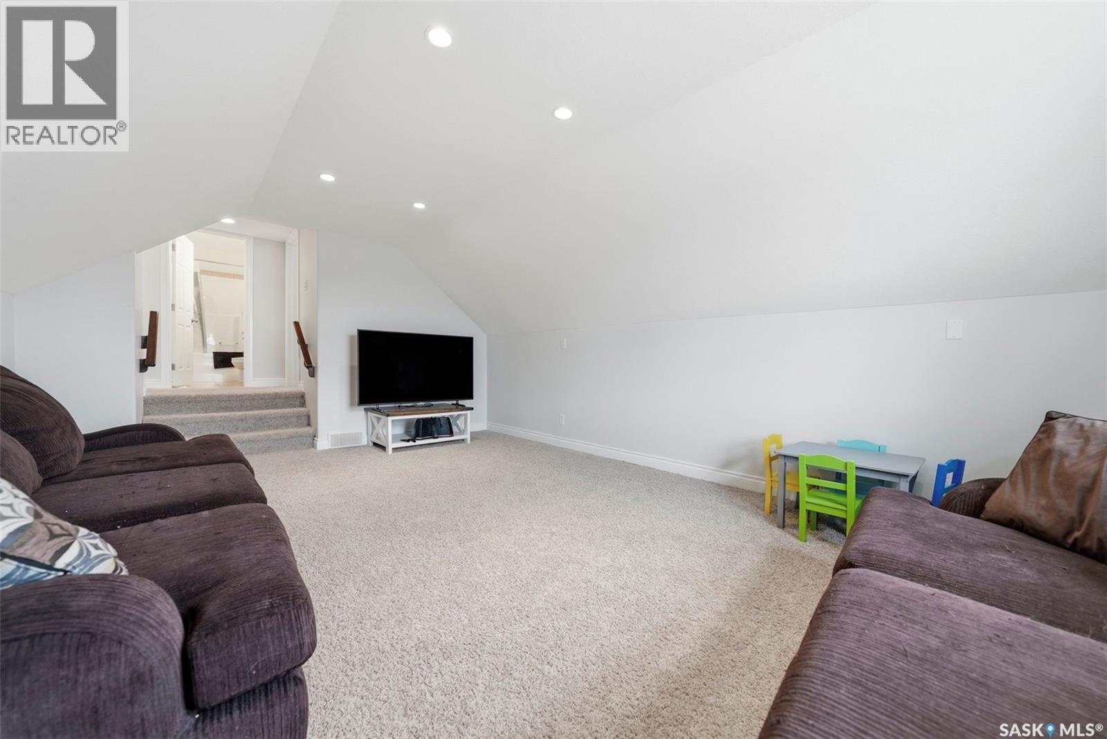 418 Nicklaus Drive, Warman, SK - Indoor Photo Showing Living Room