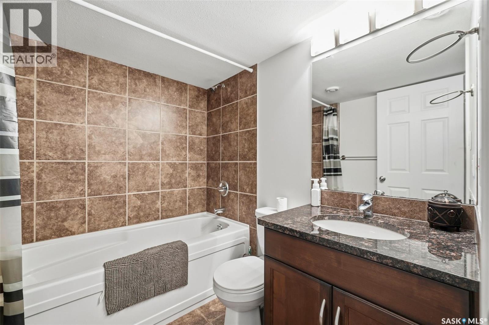 418 Nicklaus Drive, Warman, SK - Indoor Photo Showing Bathroom
