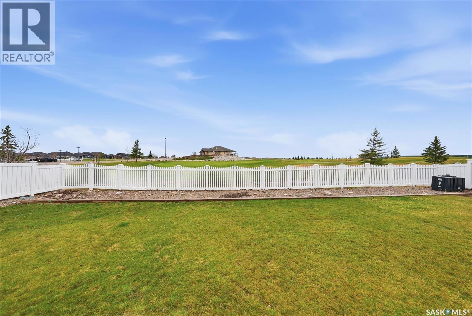 418 Nicklaus Drive, Warman, SK - Outdoor