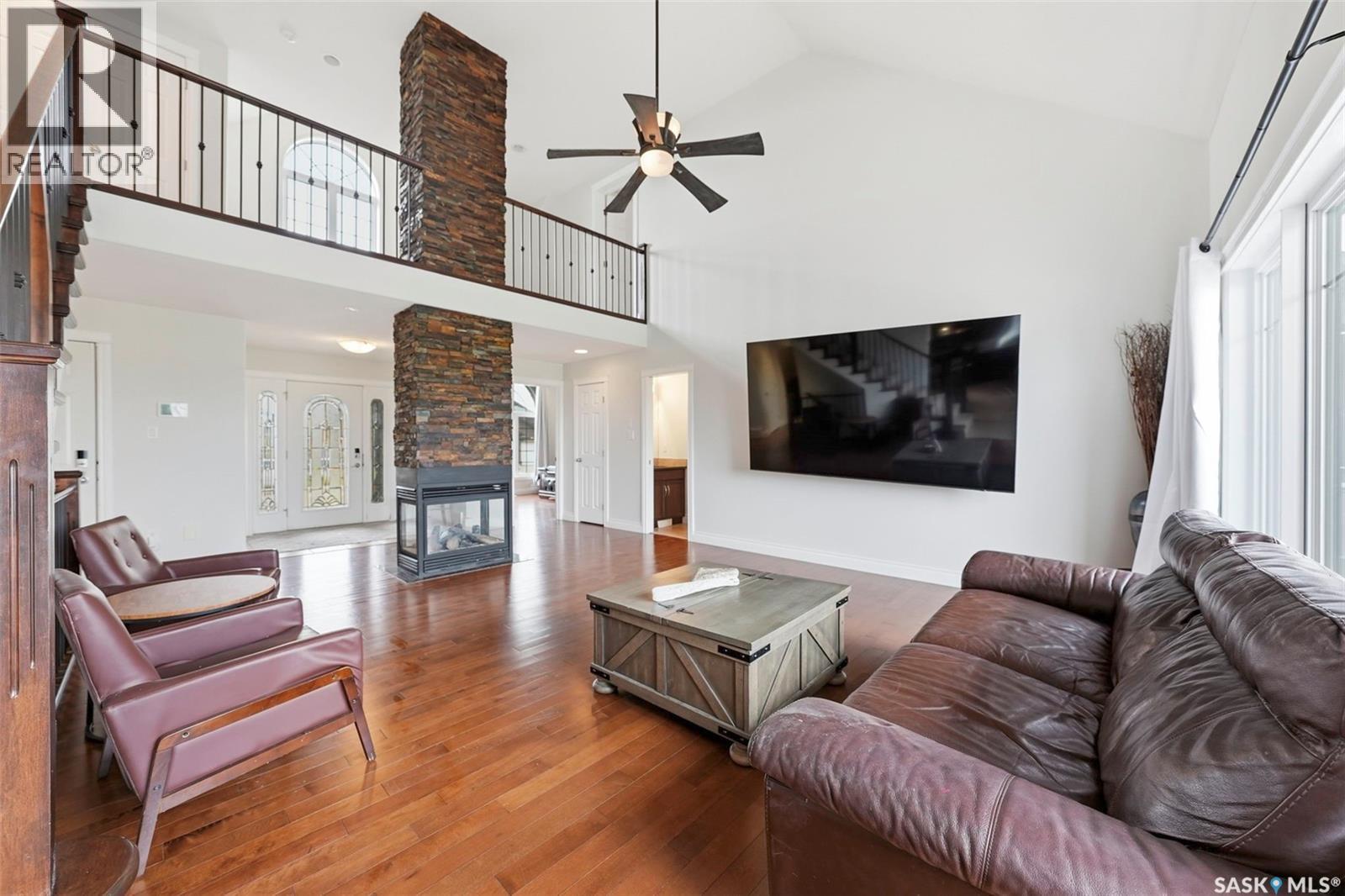 418 Nicklaus Drive, Warman, SK - Indoor Photo Showing Living Room