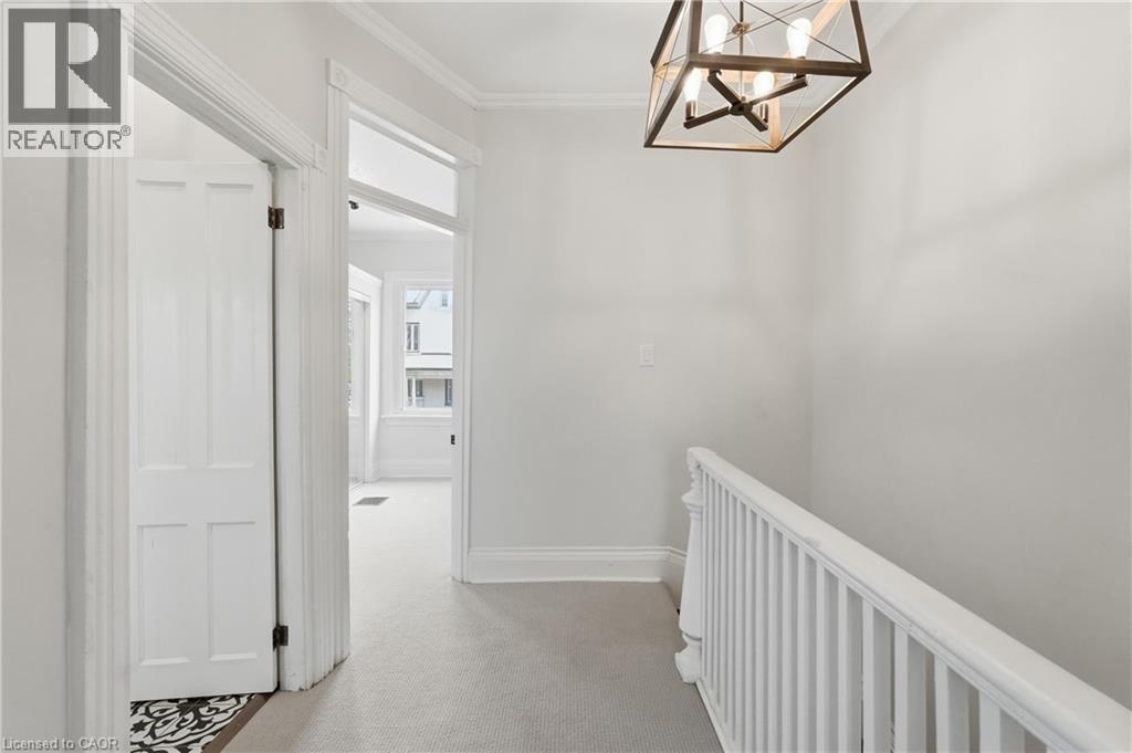 277 Main Street W, Hamilton, ON - Indoor Photo Showing Other Room