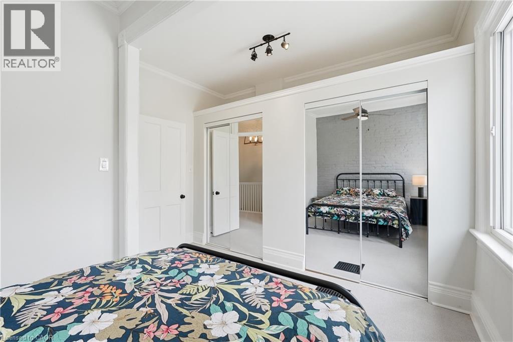 277 Main Street W, Hamilton, ON - Indoor Photo Showing Bedroom