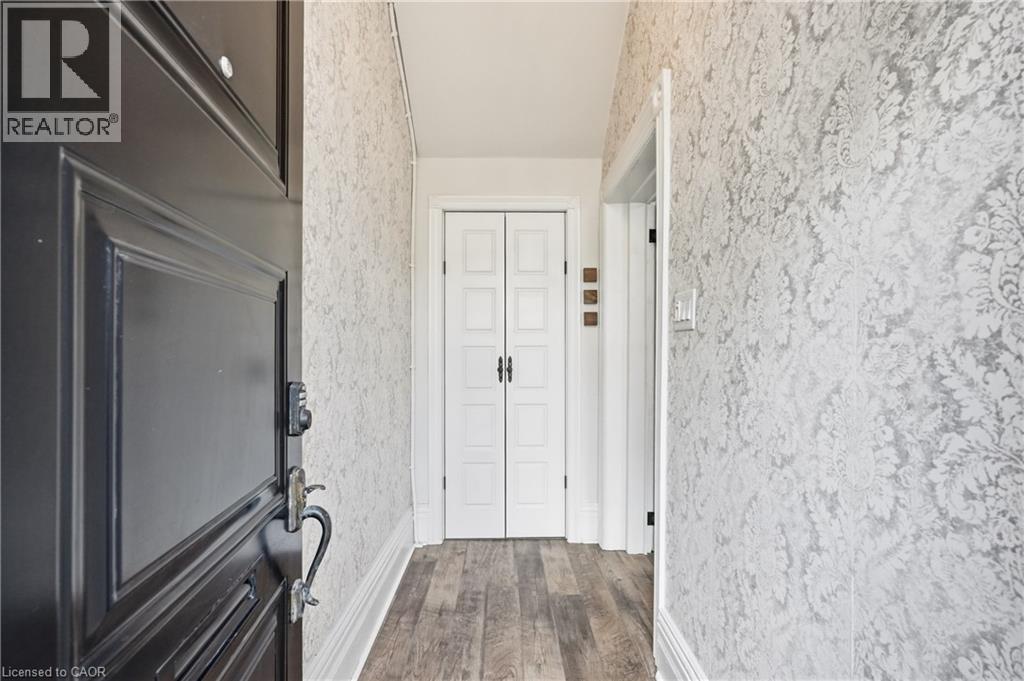277 Main Street W, Hamilton, ON - Indoor Photo Showing Other Room