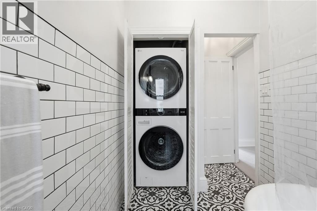 277 Main Street W, Hamilton, ON - Indoor Photo Showing Laundry Room
