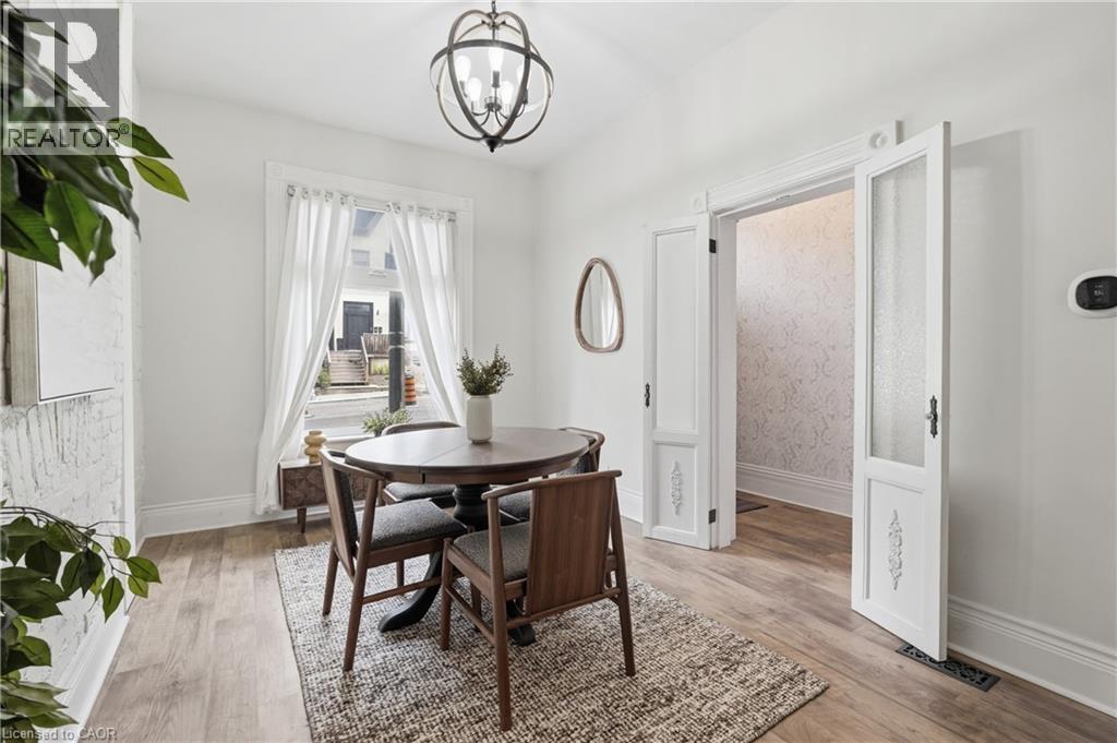 277 Main Street W, Hamilton, ON - Indoor Photo Showing Dining Room