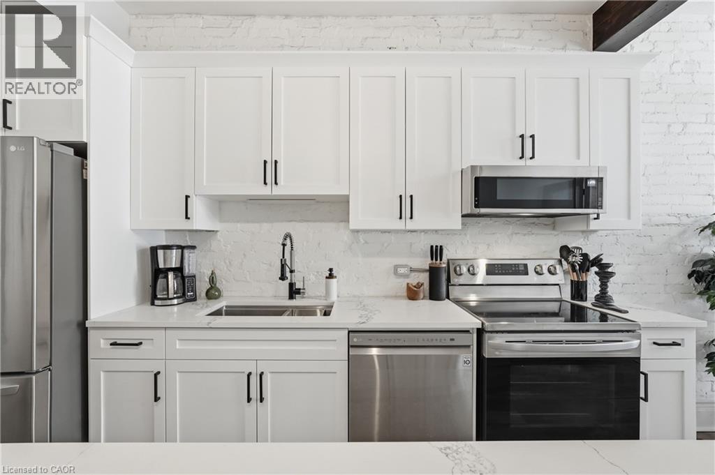 277 Main Street W, Hamilton, ON - Indoor Photo Showing Kitchen With Double Sink With Upgraded Kitchen