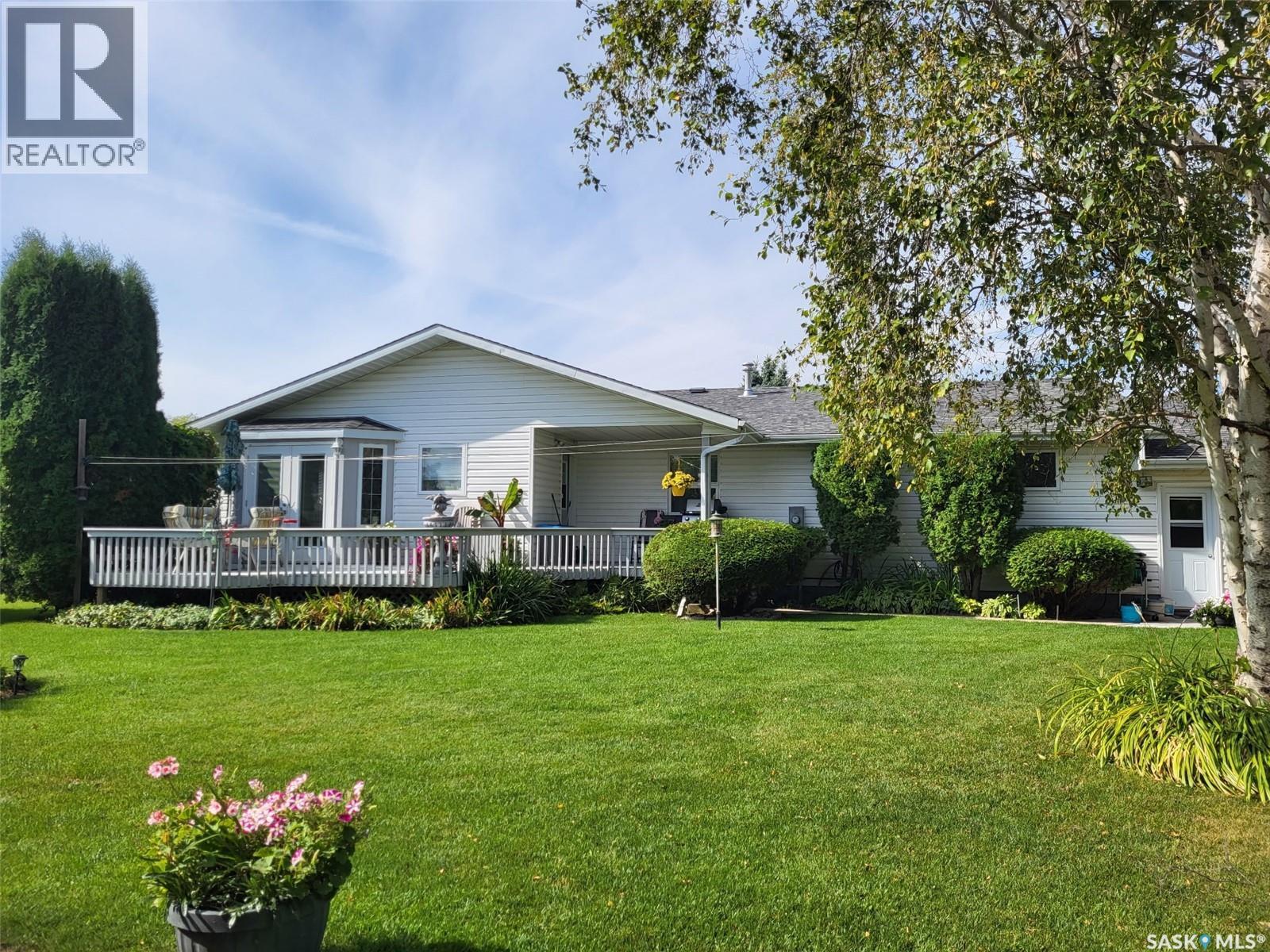 42 7Th Street Ne, Wadena, SK - Outdoor With Deck Patio Veranda