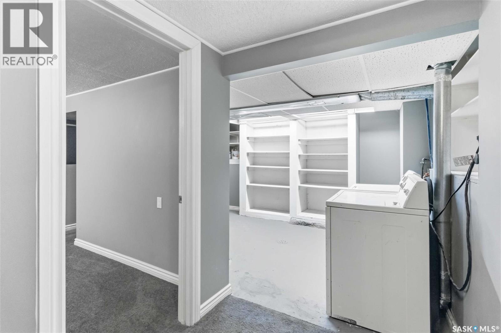 445 U Avenue S, Saskatoon, SK - Indoor Photo Showing Laundry Room