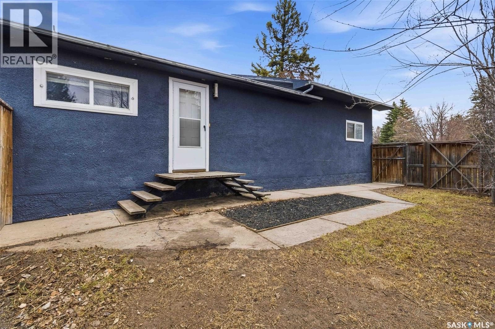 445 U Avenue S, Saskatoon, SK - Outdoor