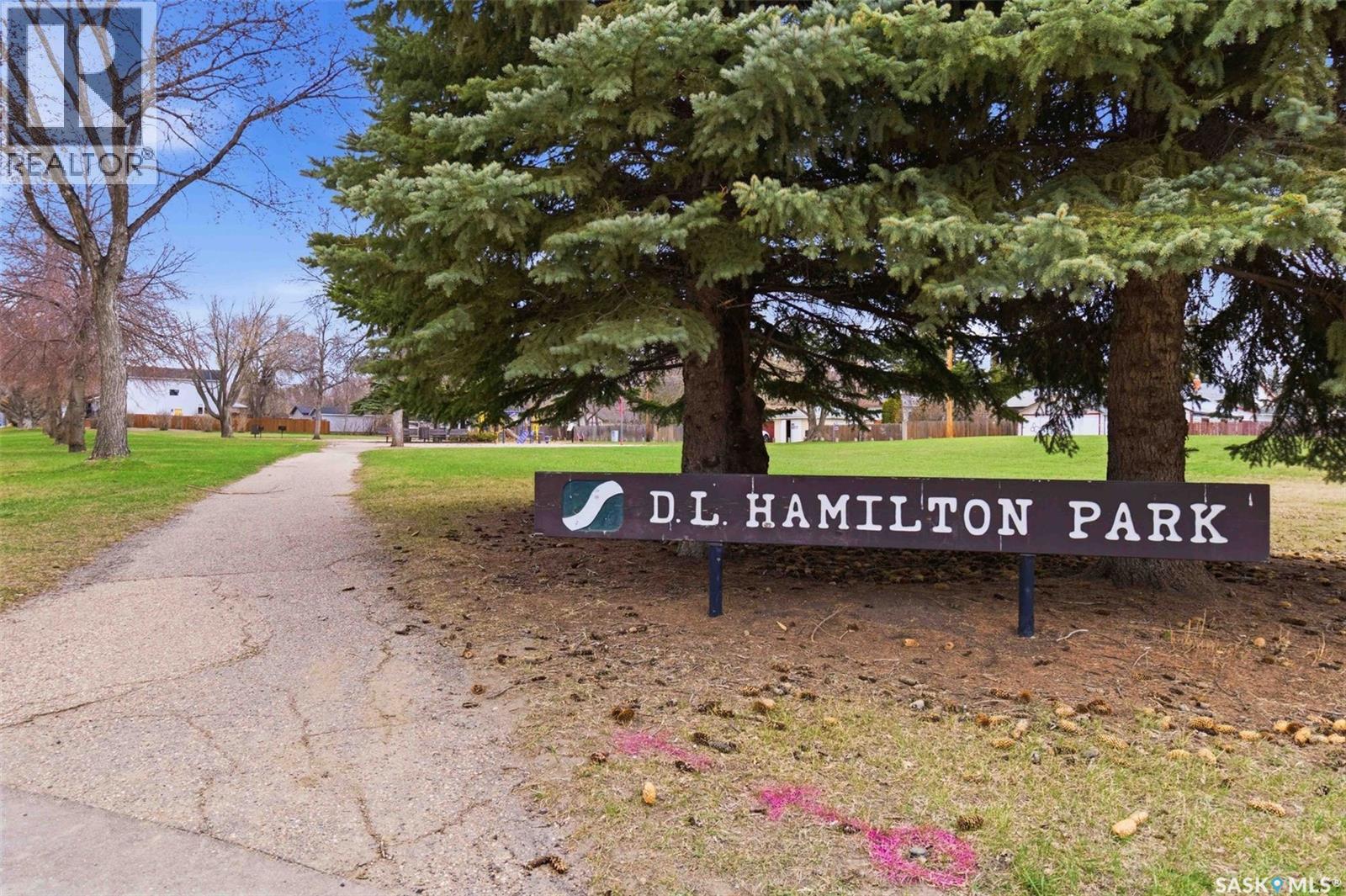 445 U Avenue S, Saskatoon, SK - Outdoor