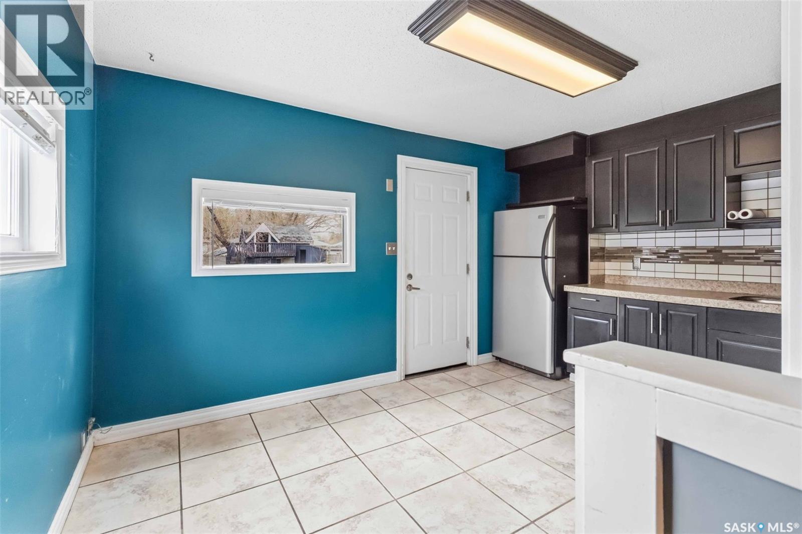 445 U Avenue S, Saskatoon, SK - Indoor Photo Showing Kitchen